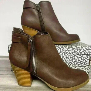 Roebuck & Co Ronnie Boots Women’s 8 21161 Ankle Booties Fall Chelsea brown zip